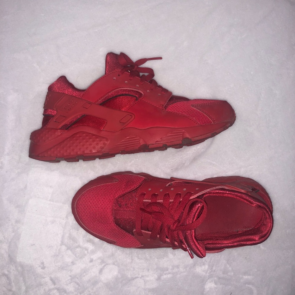 Red Nike Huaraches